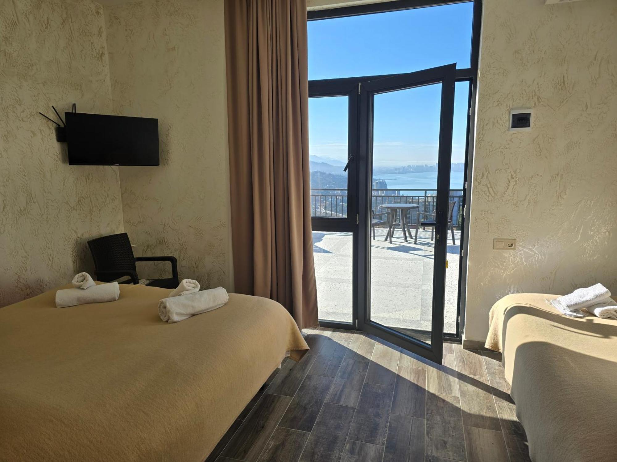 Cape Tower باتومي